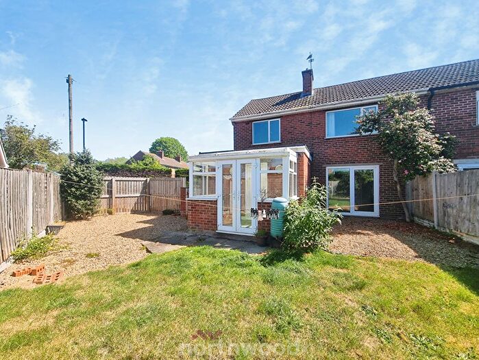 3 Bedroom Semi-Detached House For Sale In Bluebell Court, Blaxton, Doncaster, DN9