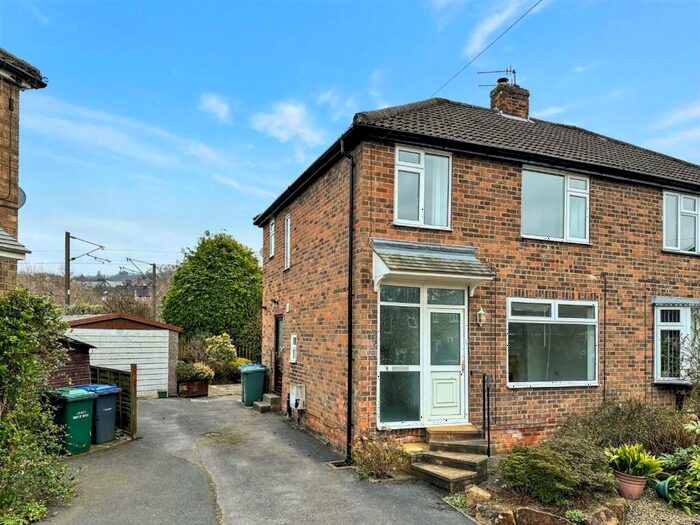 3 Bedroom Semi-Detached House To Rent In Grange Close, Ilkley, LS29