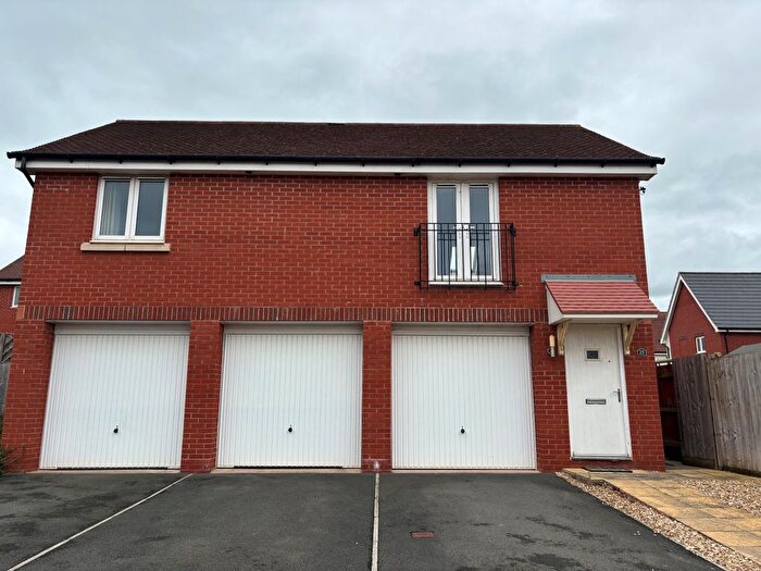 2 Bedroom Flat To Rent In Henrys Run, Exeter, EX5