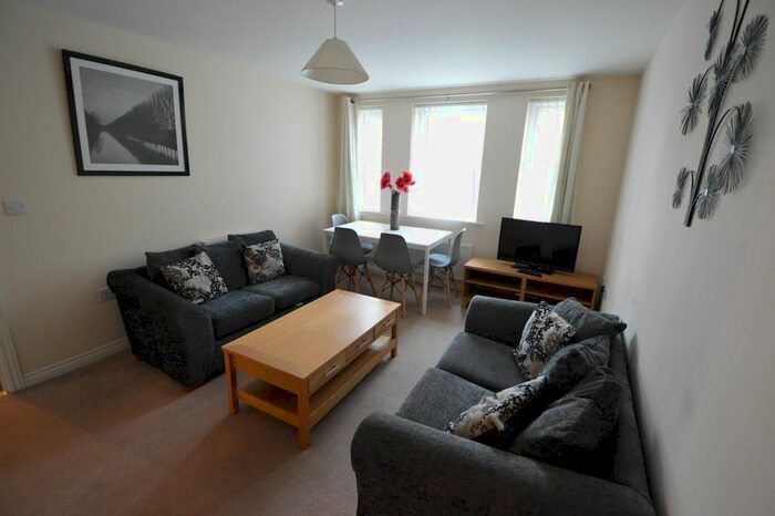 2 Bedroom Flat To Rent In Lingwood Court, Thornaby, TS17