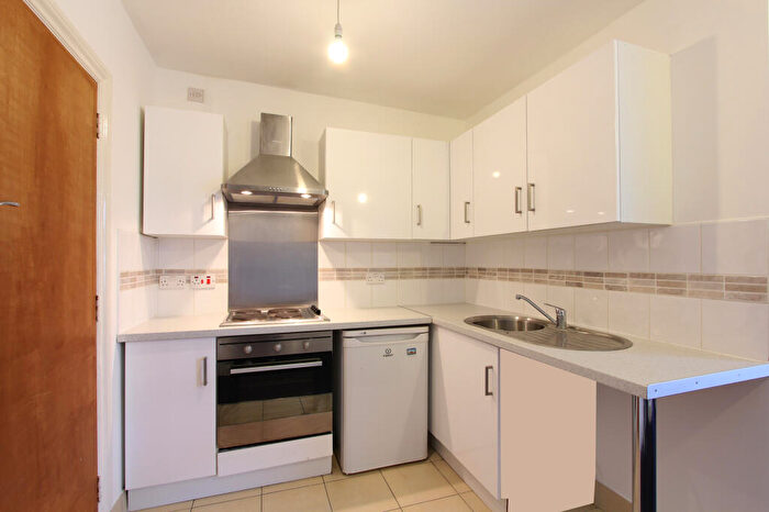 1 Bedroom Flat To Rent In Selhurst Road, South Norwood, SE25