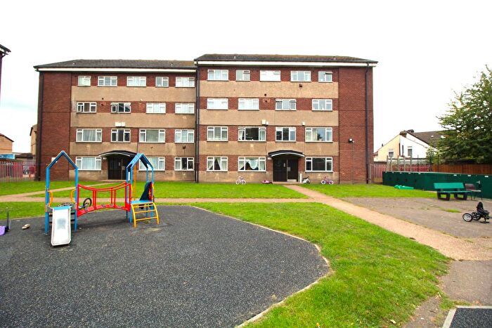 2 Bedroom Flat To Rent In St. Helens Court, Upminster Road South, Rainham, RM13