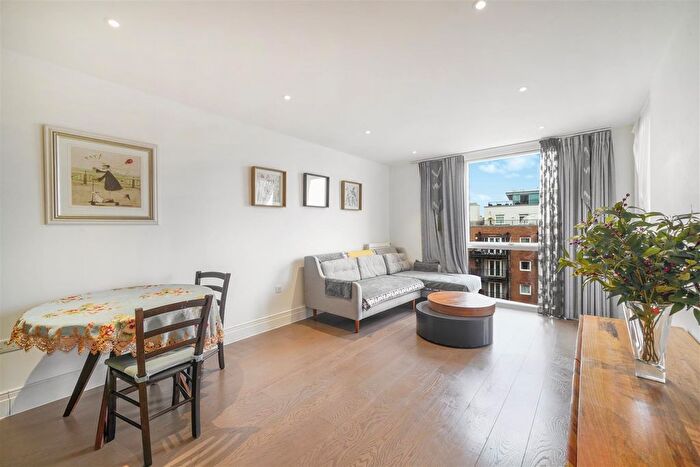 2 Bedroom Flat To Rent In Queenshurst Square, Kingston Upon Thames, KT2