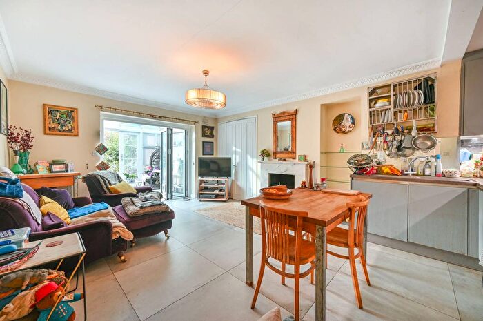 2 Bedroom Flat For Sale In Elsham Road, Kensington, London, W14