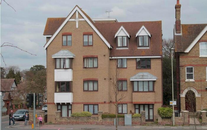 2 Bedroom Flat To Rent In Boundary Court, St. Lawrence Road, Canterbury, CT1