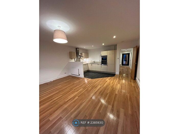 2 Bedroom Flat To Rent In Burnbrae Place, Edinburgh, EH12