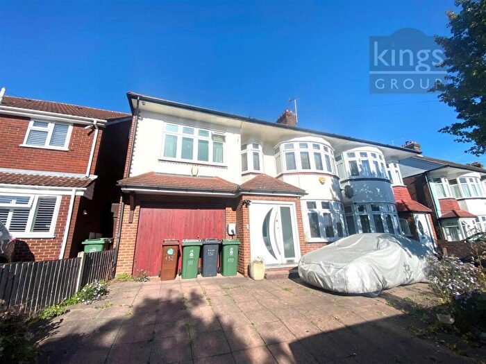 4 Bedroom House For Sale In Endlebury Road, London, E4