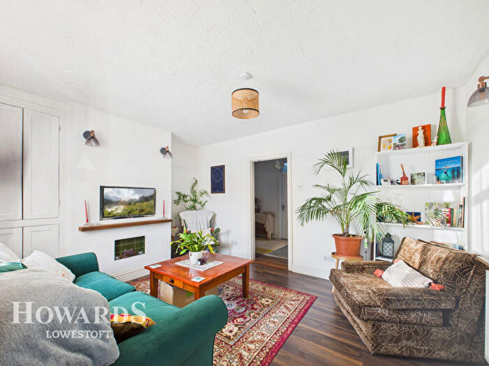 2 Bedroom End Of Terrace House For Sale In Somerleyton Road, Lowestoft, NR32