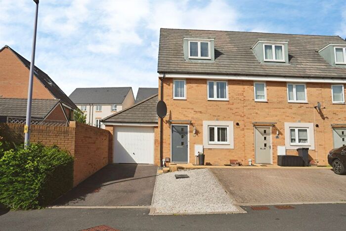 3 Bedroom Semi-Detached House For Sale In Columbine Road, Emersons Green, Bristol, BS16