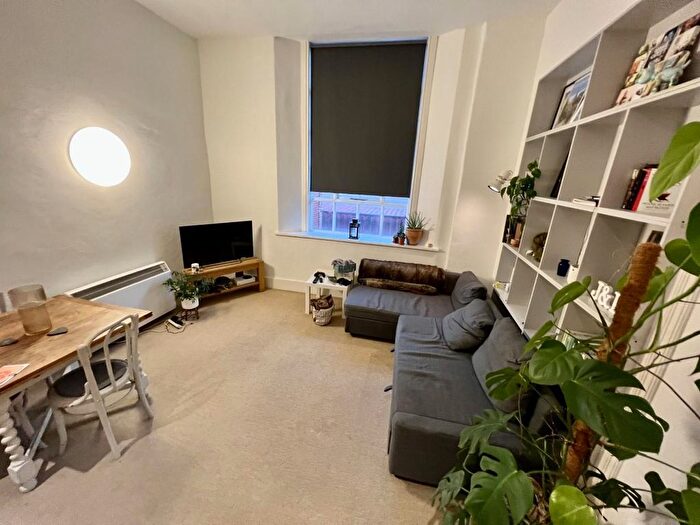 1 Bedroom Flat To Rent In College Street South, Liverpool, L6