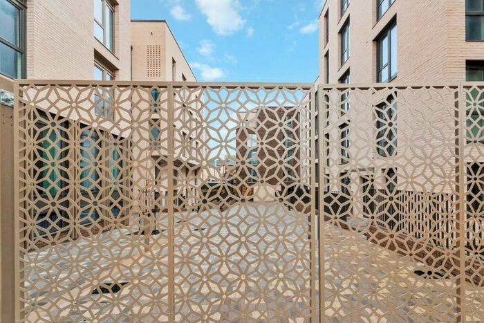 3 Bedroom Town House To Rent In Pelham Street, BN1