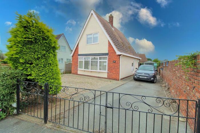 2 Bedroom Detached House For Sale In Queens Mead, Aldbrough, HU11