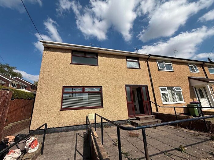 3 Bedroom End Of Terrace House To Rent In Wood Path, Croesyceiliog, Cwmbran, NP44
