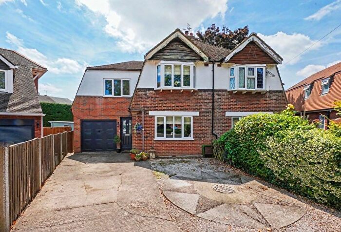 4 Bedroom Semi Detached House For Sale In Tudor Grove, Rainham, ME8