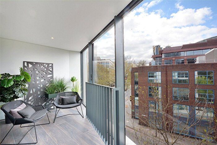 1 Bedroom Flat To Rent In Southwark Bridge Road, Elephant And Castle, London, SE1