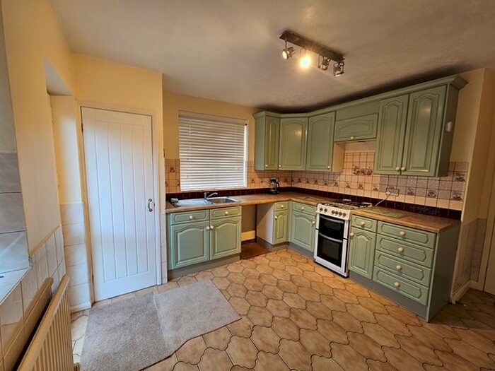 4 Bedroom SemiDetached House To Rent In Bodnant Road, Rhos On Sea