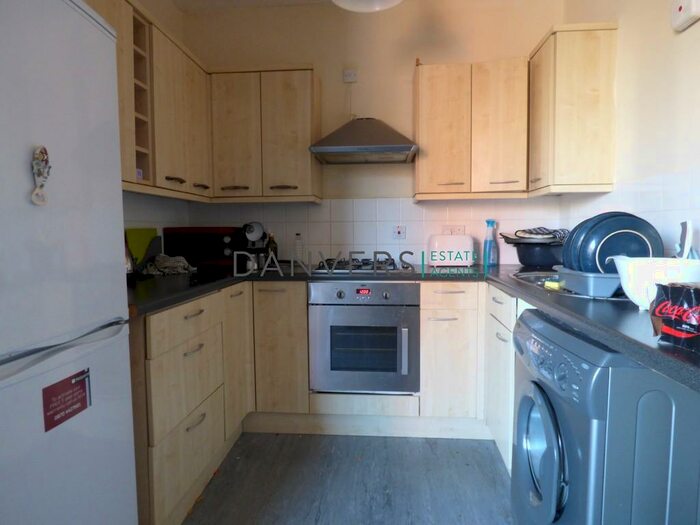 2 Bedroom Flat To Rent In Western Boulevard, Leicester, LE2