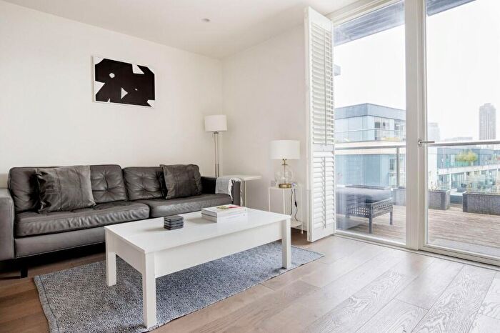 2 Bedroom Apartment To Rent In Central Street, London, EC1V