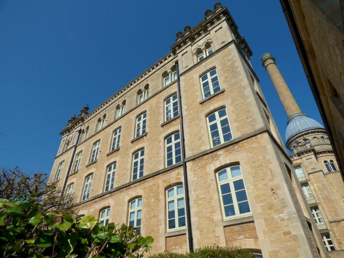 2 Bedroom Flat To Rent In Bliss Mill, Chipping Norton, OX7