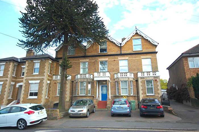 2 Bedroom Apartment To Rent In Crescent Road, Warley, CM14