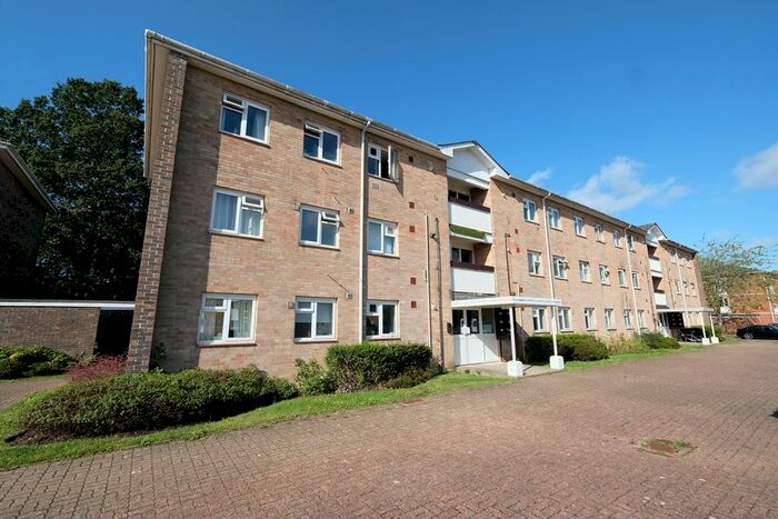 2 Bedroom Flat To Rent In Africa Drive, Marchwood SO40