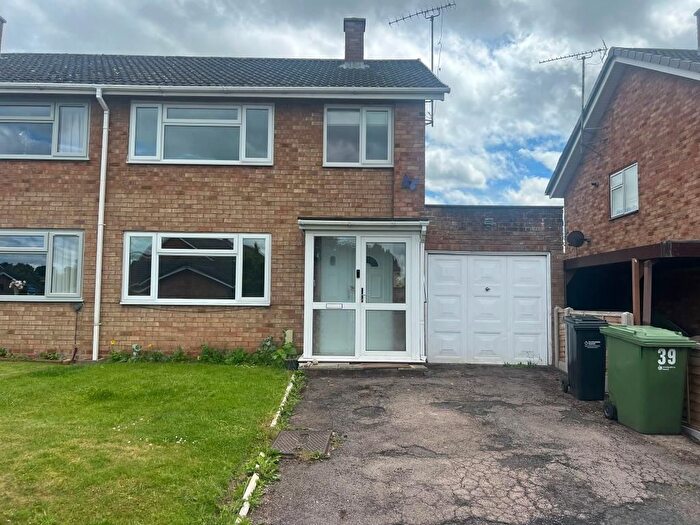 3 Bedroom Semi-Detached House To Rent In Beaufort Avenue, Hereford, HR2