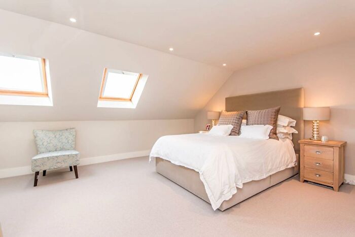 4 Bedroom Maisonette To Rent In Pavilion Terrace, North Kensington, London, W12