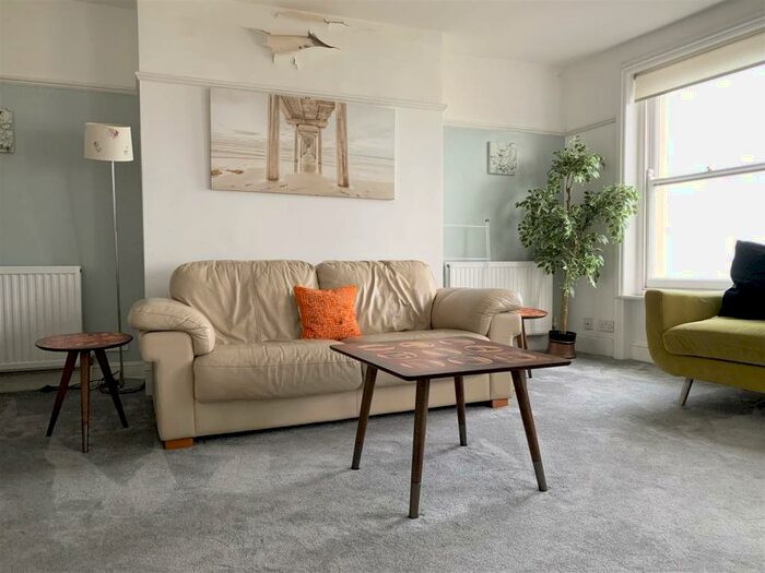 2 Bedroom Flat To Rent In Wellington Crescent, Ramsgate, CT11