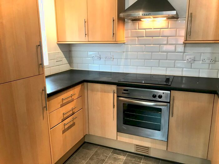 2 Bedroom Flat To Rent In Lockhurst Lane, Coventry, CV6