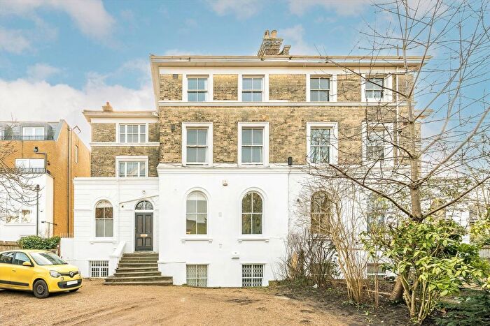 3 Bedroom Flat To Rent In Leigham Court Road, Streatham, SW16