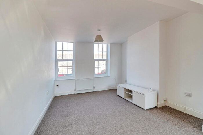 1 Bedroom Flat To Rent In The Broadway, Southend-on-sea, SS1