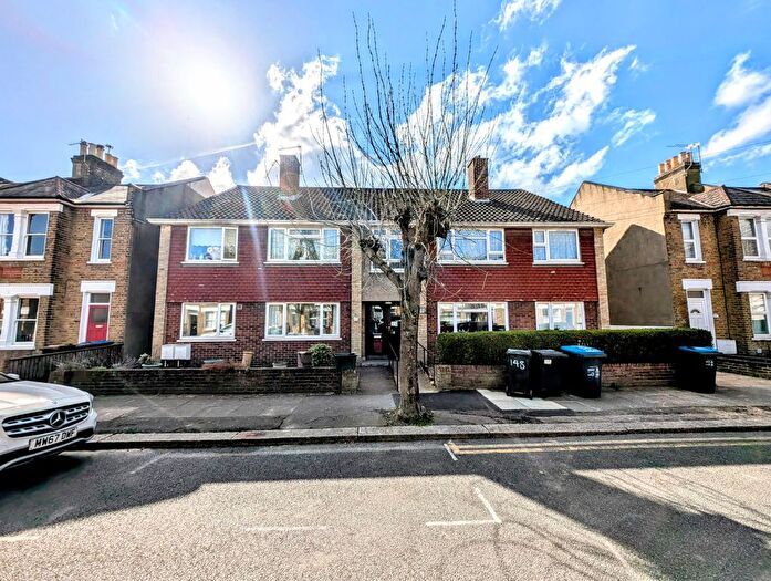 2 Bedroom Flat To Rent In Florence Road, London, SW19