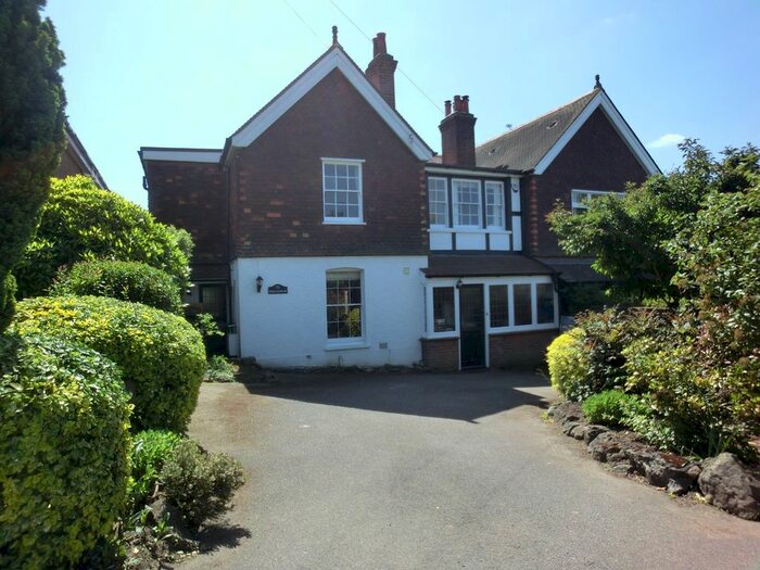 4 Bedroom Semi-Detached House To Rent In Hillside Drive, Gravesend, DA12