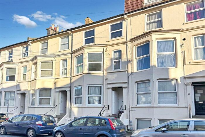 2 Bedroom Flat To Rent In Crescent Road, Worthing, BN11