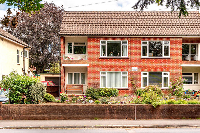 2 Bedroom Flat For Sale In Canford Lane, Westbury On Trym, BS9