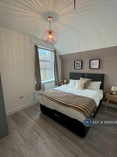 1 Bedroom Flat To Rent In Tudor Street, Cardiff, CF11