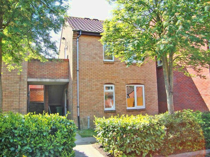 Studio To Rent In Langstone Court, Aylesbury HP20