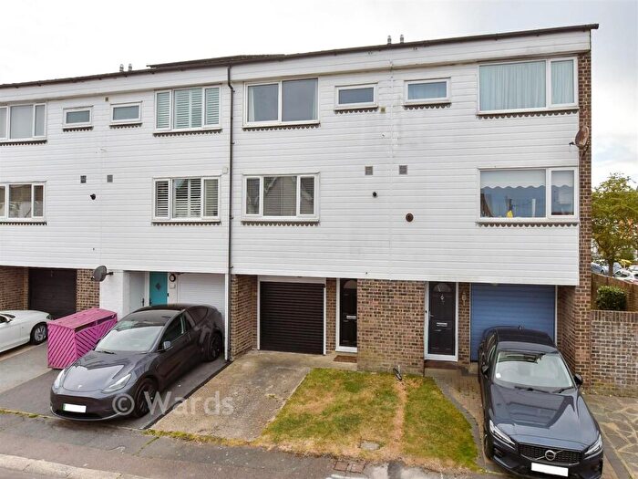 3 Bedroom Town House For Sale In Victoria Road, Hythe, Kent, CT21
