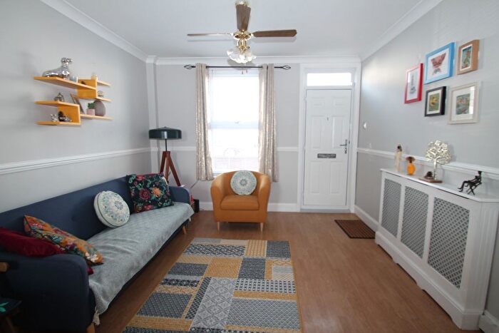 2 Bedroom Property To Rent In Howard Road, Dartford, DA1