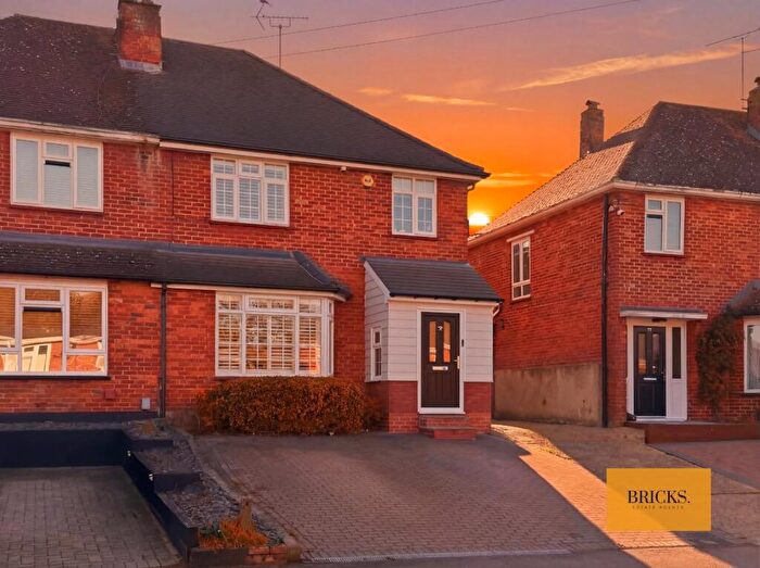 3 Bedroom Semi Detached House For Sale In Crows Road, Epping, CM16