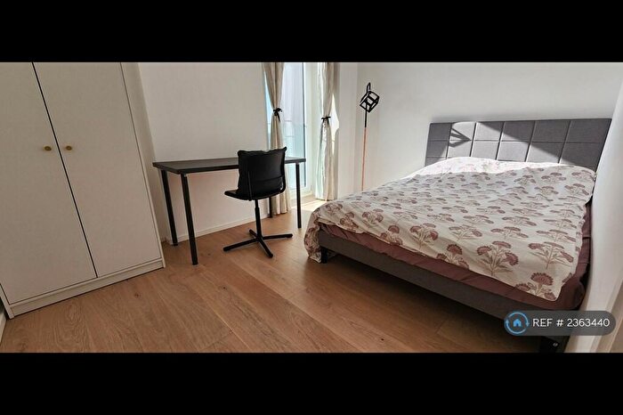 3 Bedroom Flat To Rent In Coda Residences, Battersea, London, SW11