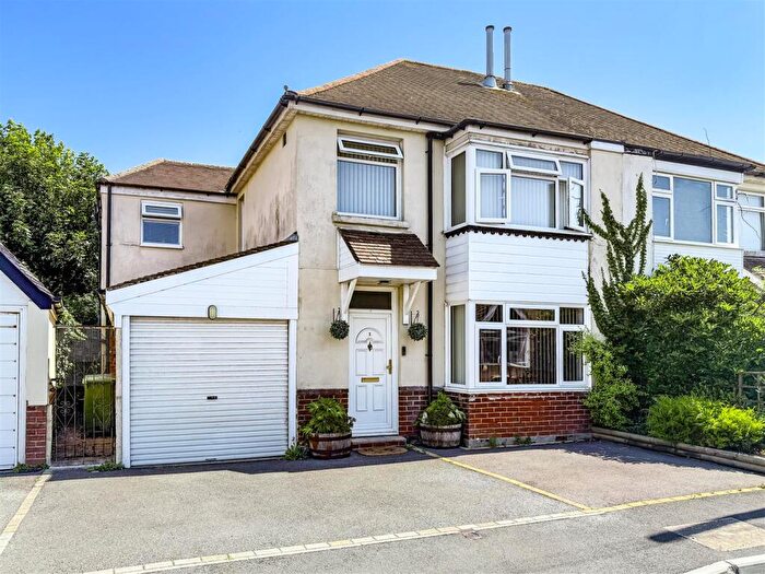 4 Bedroom Semi-Detached House For Sale In Windsor Road, Portchester, PO16