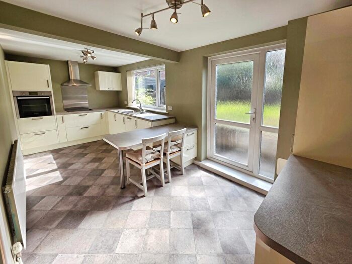 3 Bedroom Semi-Detached House To Rent In Clough Road, Middleton, M24