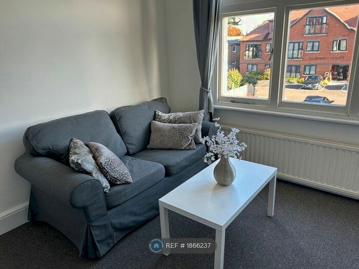 1 Bedroom Flat To Rent In Yew Tree Road, Slough, SL1