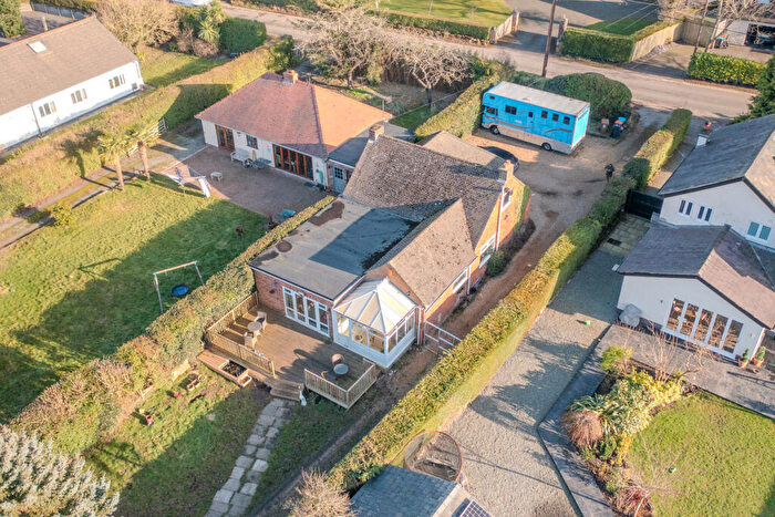 4 Bedroom Detached House For Sale In Upper Raby Road, Neston, CH64