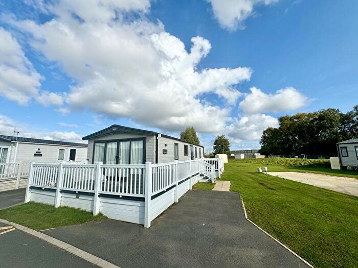 3 Bedroom Lodge For Sale In Osprey Rise, Tattershall Lakes, LN4