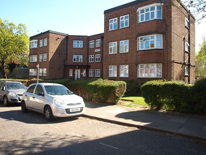 2 Bedroom Flat To Rent In Cavendish Avenue, HA1