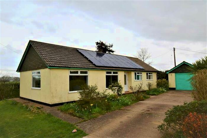 3 Bedroom Bungalow To Rent In Rooks Farm, , Yarnscombe, EX31