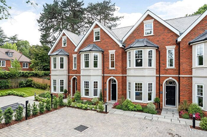4 Bedroom Terraced House For Sale In Oak Mount Place, Old Avenue, Weybridge, Surrey, KT13