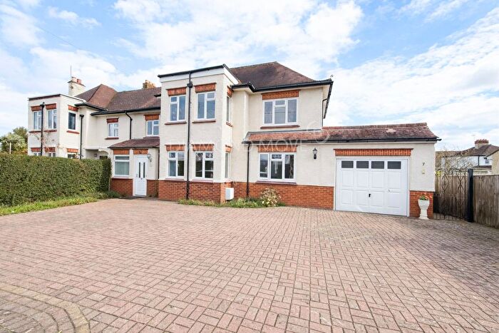 4 Bedroom Semi Detached House To Rent In Worple Road, Staines-Upon-Thames, TW18